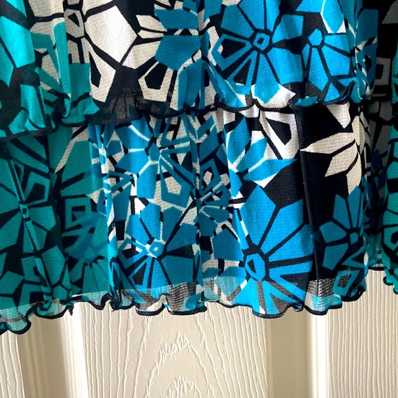 Ladies Ruffled Shirt. - Picture 2 of 4